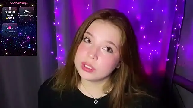 Snapshot of hot_sun chatting on 03-08-25, 04:28 hot sun online show from 03-08-25, 04:28