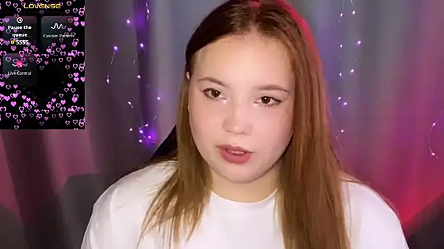 Snapshot of hot_sun chatting on 03-18-25, 05:20 hot sun online show from 03-18-25, 05:20