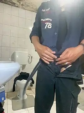 rogerdik76 online show from 04-19-26, 08:22