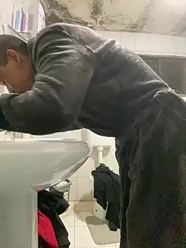 rogerdik76 online show from 04-20-26, 10:44