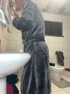 rogerdik76 online show from 04-23-26, 09:39