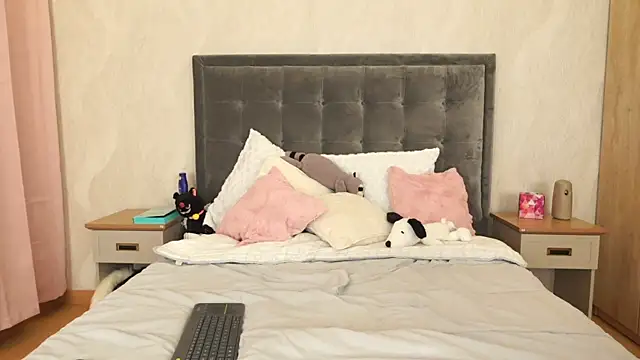 DaliaCruz online show from 11-09-25, 07:12