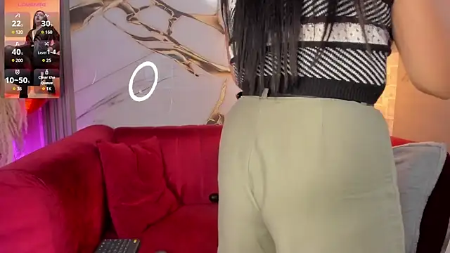 Snapshot of Bella_williamss_ chatting on 11-05-25, 07:47 Bella williamss online show from 11-05-25, 07:47