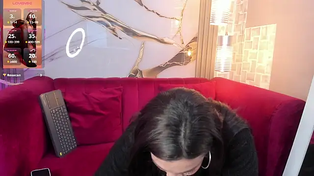 Snapshot of Bella_williamss_ chatting on 11-06-25, 07:48 Bella williamss online show from 11-06-25, 07:48