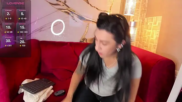 Snapshot of Bella_williamss_ chatting on 11-12-25, 07:35 Bella williamss online show from 11-12-25, 07:35