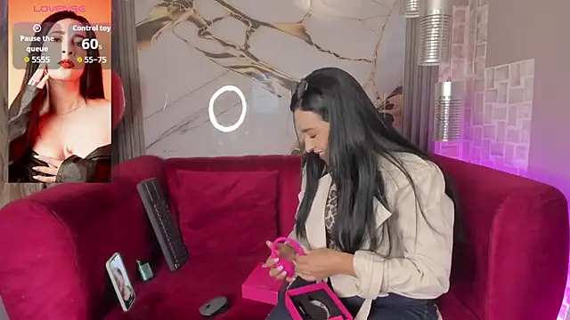 Snapshot of Bella_williamss_ chatting on 11-29-25, 08:12 Bella williamss online show from 11-29-25, 08:12