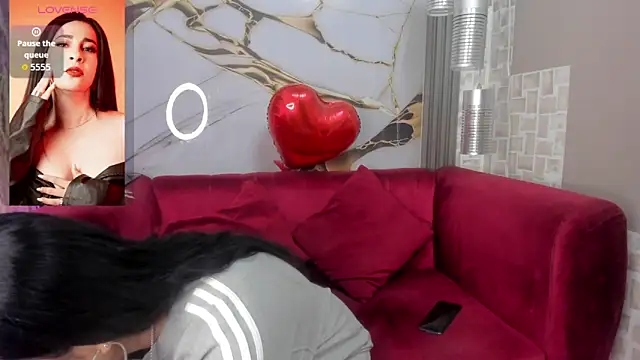 Snapshot of Bella_williamss_ chatting on 02-16-26, 07:32 Bella williamss online show from 02-16-26, 07:32