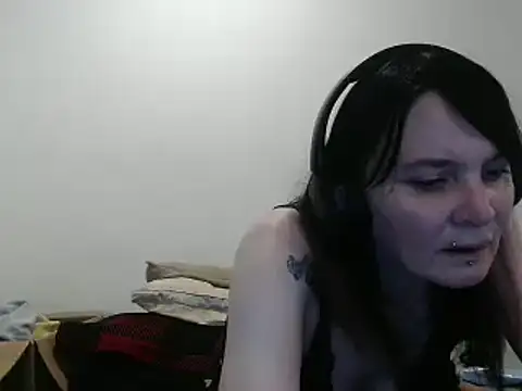 Hotmodel1984 online show from 05-05-26, 04:48