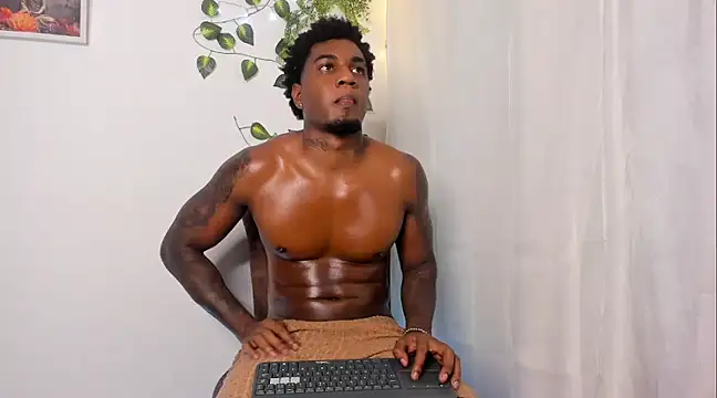 Snapshot of LOGAN_DRAKE chatting on 02-28-25, 06:10 LOGAN DRAKE online show from 02-28-25, 06:10