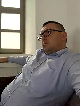 Mike8523 online show from 10-11-25, 04:44