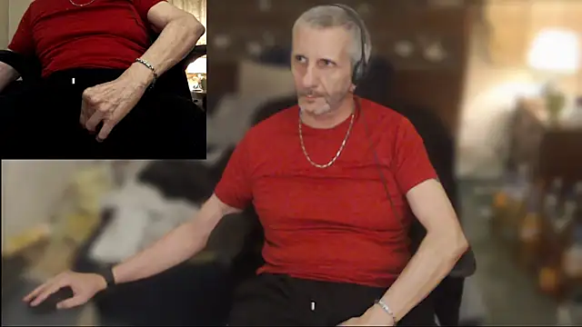 Snapshot of maxdaddy690 chatting on 05-21-26, 11:01 maxdaddy690 online show from 05-21-26, 11:01
