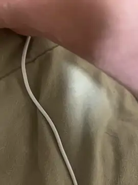 Snapshot of Gabduro80 chatting on 12-22-25, 04:15 Gabduro80 online show from 12-22-25, 04:15