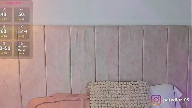 Snapshot of MiiaParker6972 chatting on 11-28-25, 11:07 MiiaParker6972 online show from 11-28-25, 11:07