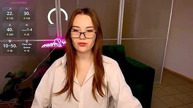 ElenaOconar online show from 10-20-25, 05:52