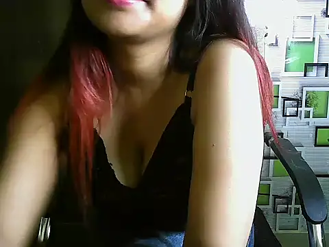 UrHoneyBae online show from 03-17-25, 07:58