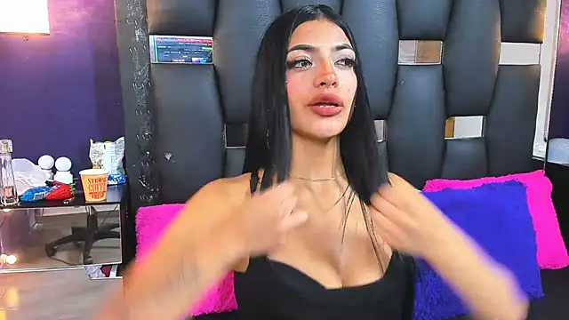 EMYCLARK01 online show from 09-16-25, 01:06