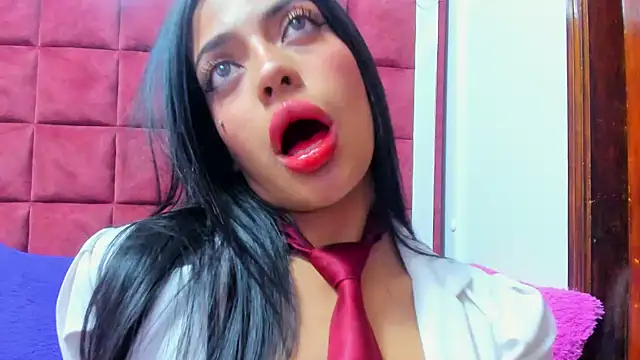 EMYCLARK01 online show from 07-16-26, 04:29