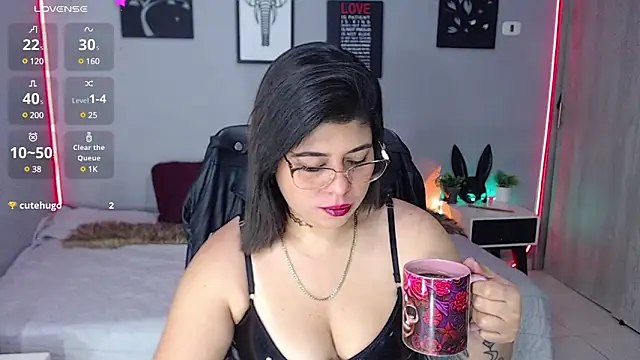 Snapshot of Veronika_metal chatting on 03-04-25, 11:08 Veronika metal online show from 03-04-25, 11:08