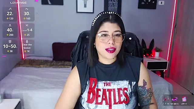 Snapshot of Veronika_metal chatting on 03-05-25, 12:22 Veronika metal online show from 03-05-25, 12:22