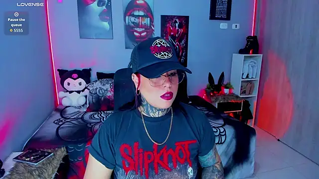 Snapshot of Veronika_metal chatting on 10-06-25, 01:41 Veronika metal online show from 10-06-25, 01:41