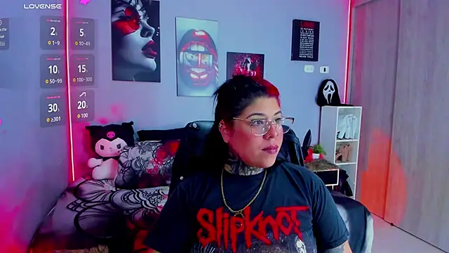 Snapshot of Veronika_metal chatting on 11-04-25, 08:46 Veronika metal online show from 11-04-25, 08:46