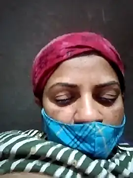 Snapshot of Disha2870 chatting on 03-10-25, 03:09 Disha2870 online show from 03-10-25, 03:09