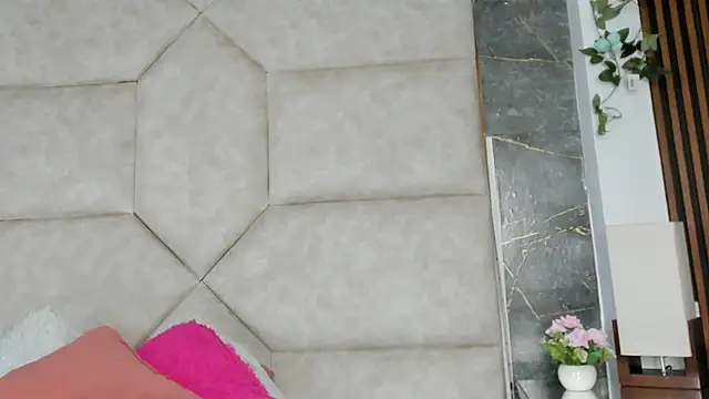 Snapshot of Vaiolett_Smith chatting on 12-01-25, 12:21 Vaiolett Smith online show from 12-01-25, 12:21