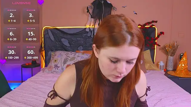 Eva Starlight online show from 10-19-25, 04:02