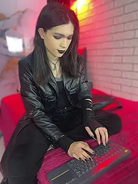 MaeveKuro online show from 07-21-26, 02:58