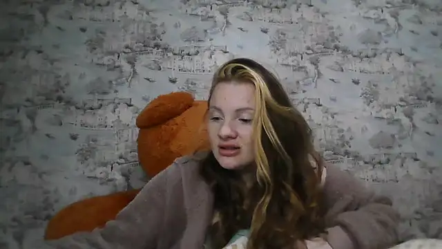 Eveline May online show from 10-23-25, 03:00