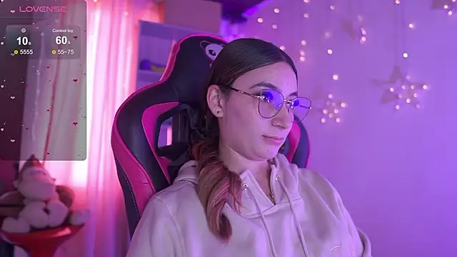 Snapshot of issa_monterrey chatting on 03-15-26, 02:45 issa monterrey online show from 03-15-26, 02:45