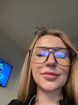 EvaBrooklyn online show from 02-28-25, 04:20