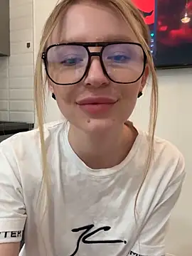 EvaBrooklyn online show from 03-01-25, 05:05