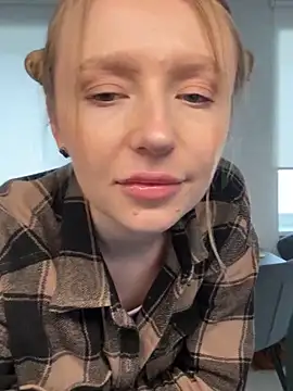 EvaBrooklyn online show from 03-04-25, 11:08