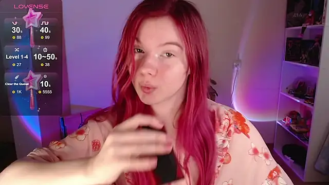 Strawberry juli online show from 10-17-25, 08:39