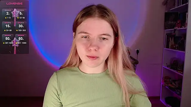 Strawberry juli online show from 02-15-26, 07:51