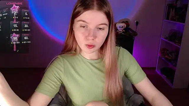 Strawberry juli online show from 02-16-26, 01:29