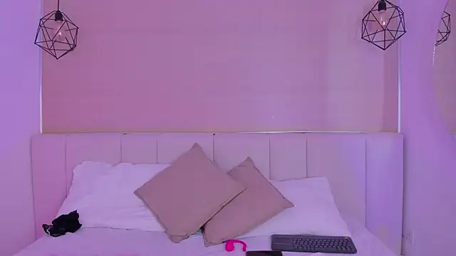 Haily b online show from 06-09-26, 01:12