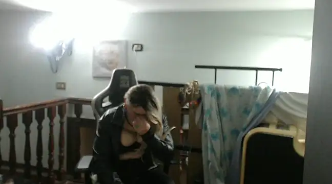 Snapshot of emmex671 chatting on 01-23-25, 06:06 emmex671 online show from 01-23-25, 06:06