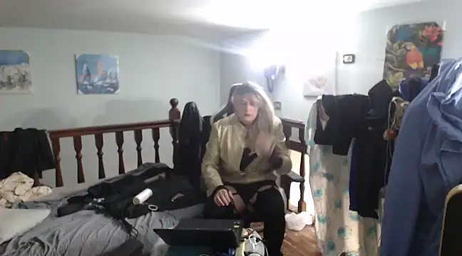 Snapshot of emmex671 chatting on 02-09-25, 10:53 emmex671 online show from 02-09-25, 10:53