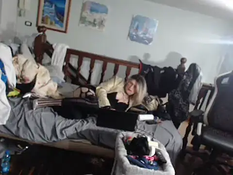 Snapshot of emmex671 chatting on 03-09-25, 08:21 emmex671 online show from 03-09-25, 08:21