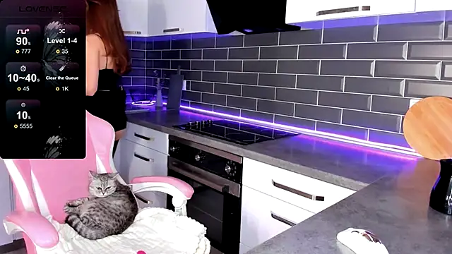 Snapshot of EmmaVictori1 chatting on 11-07-25, 06:46 EmmaVictori1 online show from 11-07-25, 06:46