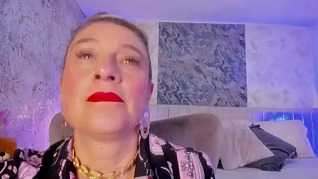 Liannaa  online show from 09-25-25, 07:50