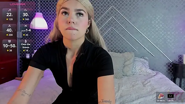 Snapshot of Aleja_bloom chatting on 03-11-26, 11:27 Aleja bloom online show from 03-11-26, 11:27