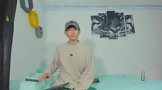 Snapshot of Maxxi_hot23 chatting on 03-02-25, 07:02 Maxxi hot23 online show from 03-02-25, 07:02