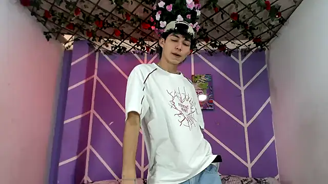 Snapshot of Maxxi_hot23 chatting on 09-14-25, 07:35 Maxxi hot23 online show from 09-14-25, 07:35