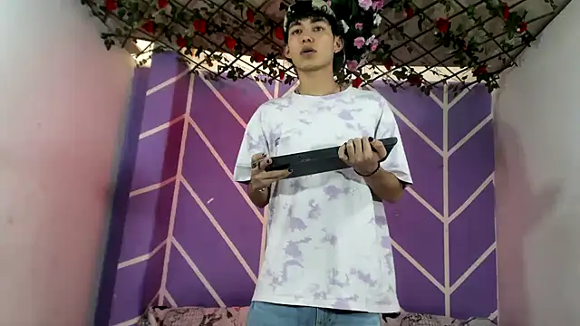 Snapshot of Maxxi_hot23 chatting on 09-21-25, 07:15 Maxxi hot23 online show from 09-21-25, 07:15