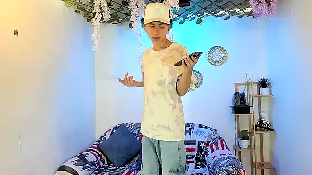 Snapshot of Maxxi_hot23 chatting on 11-06-25, 07:48 Maxxi hot23 online show from 11-06-25, 07:48