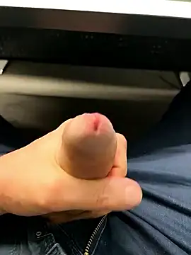 Snapshot of bavaricus123 chatting on 11-25-25, 03:34 bavaricus123 online show from 11-25-25, 03:34