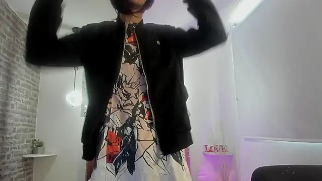 loverisu-coral online show from 03-06-26, 09:22